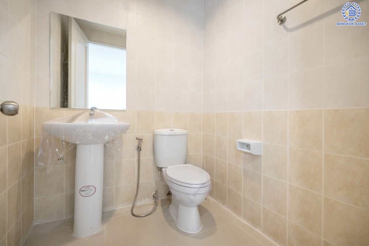 บ้านมือสองตกแต่งใหม่ ม.พลัสซิตี้พาร์ค เกษตร-งามวงศ์วาน ทาวน์โฮม 3 ชั้น ตอบโจทย์ทุกการอยู่อาศัย เนื้อที่ 23.4 ตร.ว. ฟังก์ชัน 3 ห้องนอน 4 ห้องน้ำ 2 ที่จอดรถ (ห้องนอนทุกห้องมีห้องน้ำในตัว) เดินทางสะดวกสบายบนทำเลใจกลางเมือง เข้าออกได้ 3 เส้นทาง ได้แก่ ถ.วิภาวดี ถ.งามวงศ์วาน ถ.ประชาชื่น ใกล้ ม.เกษตร, เดอะมอลล์งามวงศ์วาน และรถไฟฟ้าสายสีเขียว "สถานีมหาวิทยาลัยเกษตรศาสตร์"